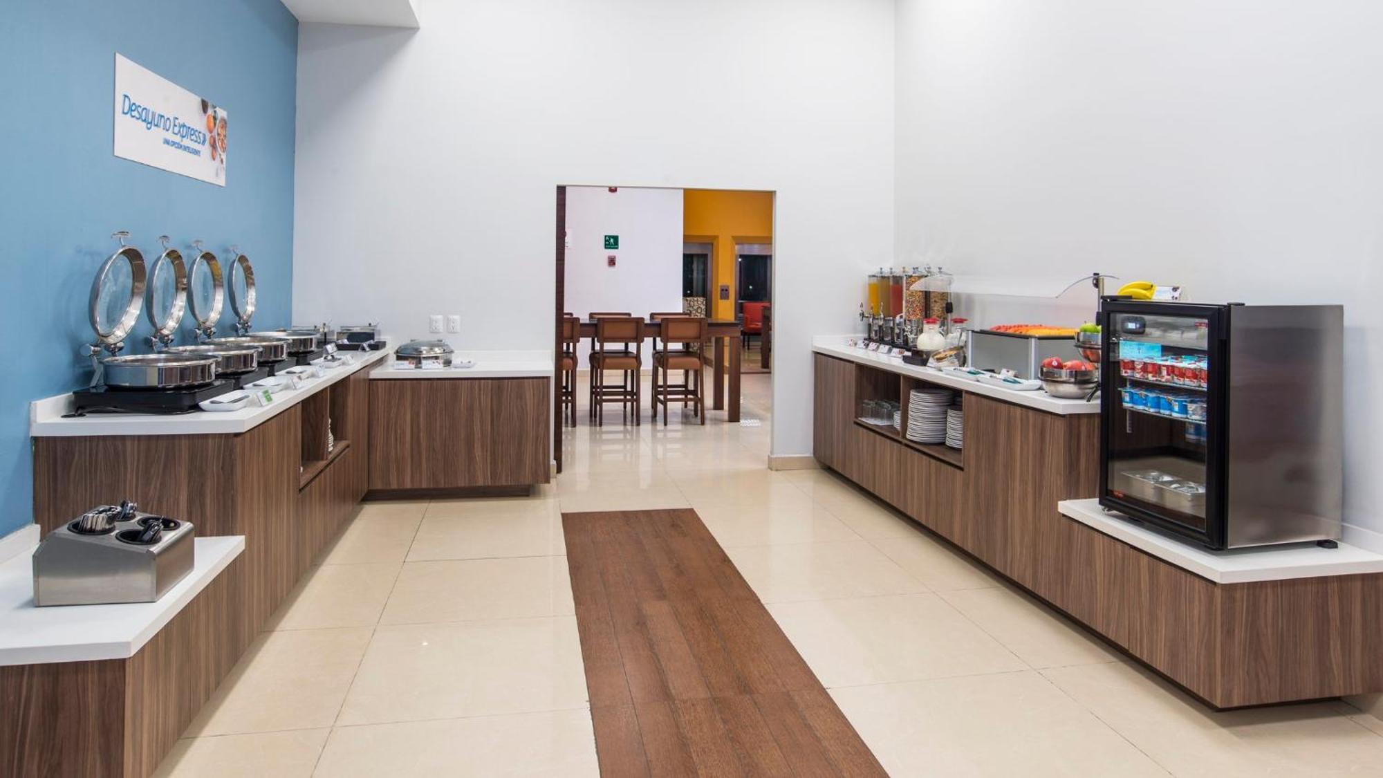 Express Manzanillo, An Ihg 4*