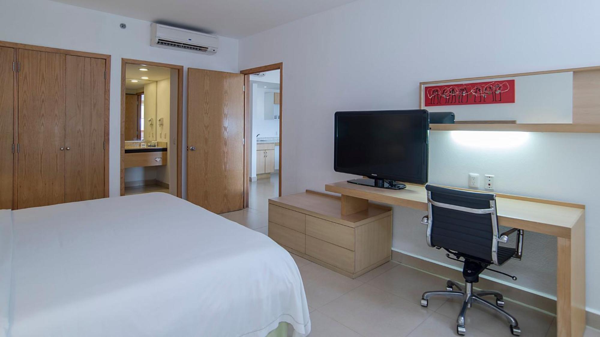 Express Manzanillo, An Ihg Manzanillo