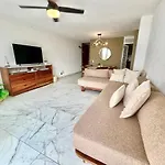 Spacious Apartment In Manzanillo Right On The Beach