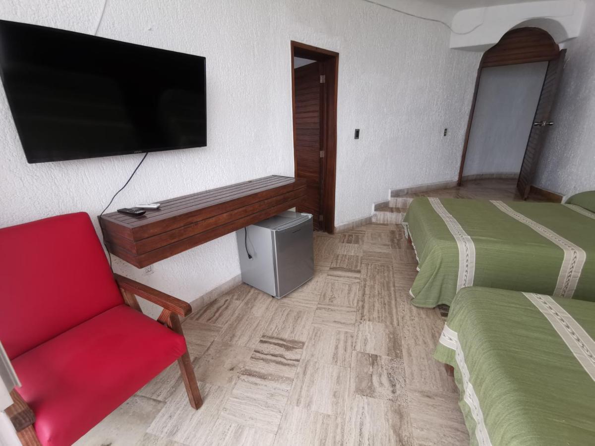 64 Peninsula Del Capitan Manzanillo