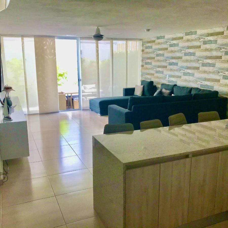 Beautiful With Pool, Gym And Just 80 Meters Walk, Fully Equipped Apartamento Manzanillo