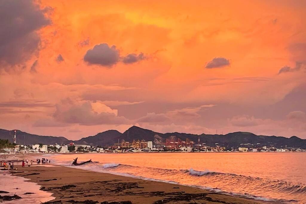 Espectacular Apto A Pie De Playa Con Vista Al Mar