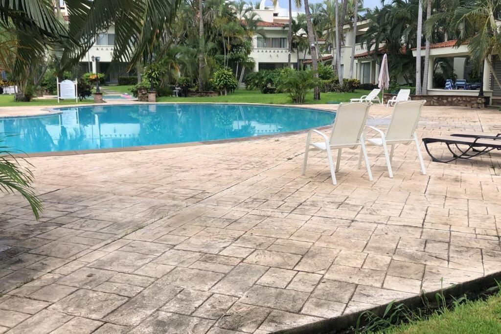 Hermoso En Con Alberca Y Cancha De Tenis, Ideal Relajarse Y Disfrutar De Escapada Tranquila En El Paraiso Tropical *