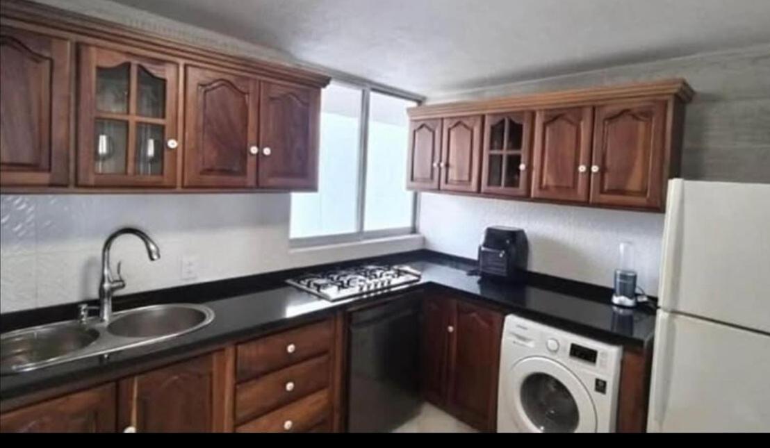 Apartamento Spacious In Right On The *