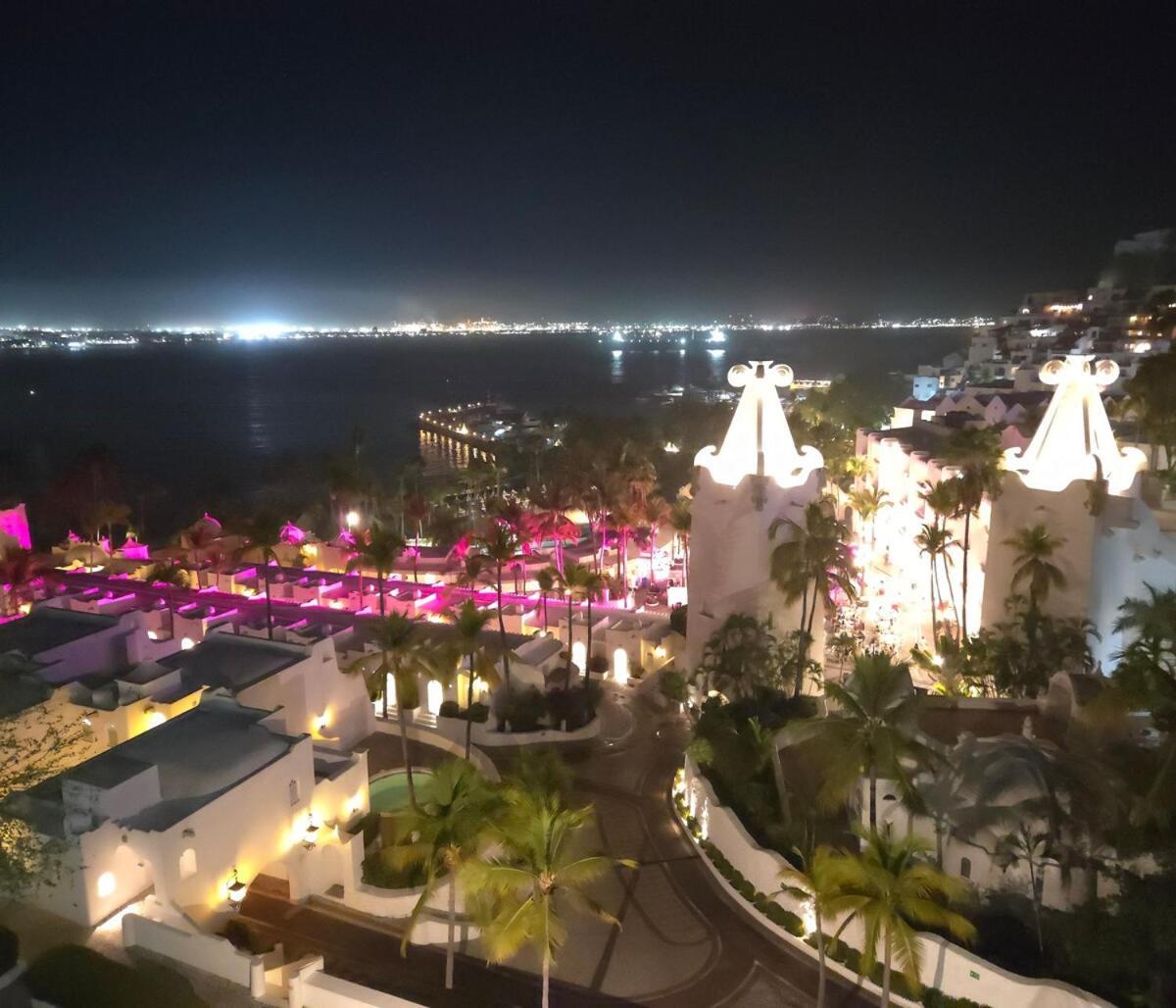 Del Palmar, * Manzanillo