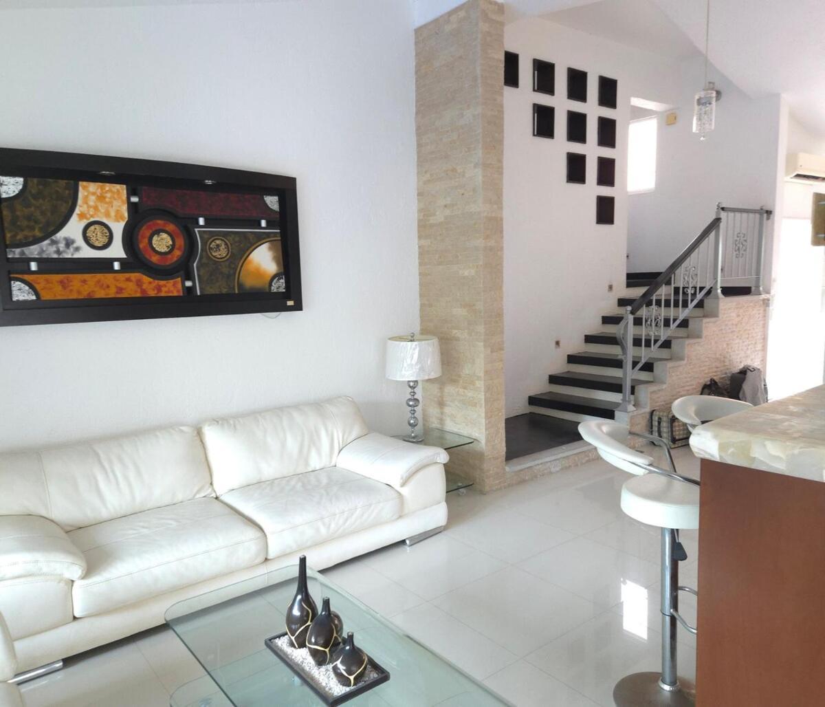 Del Palmar, Villa Manzanillo